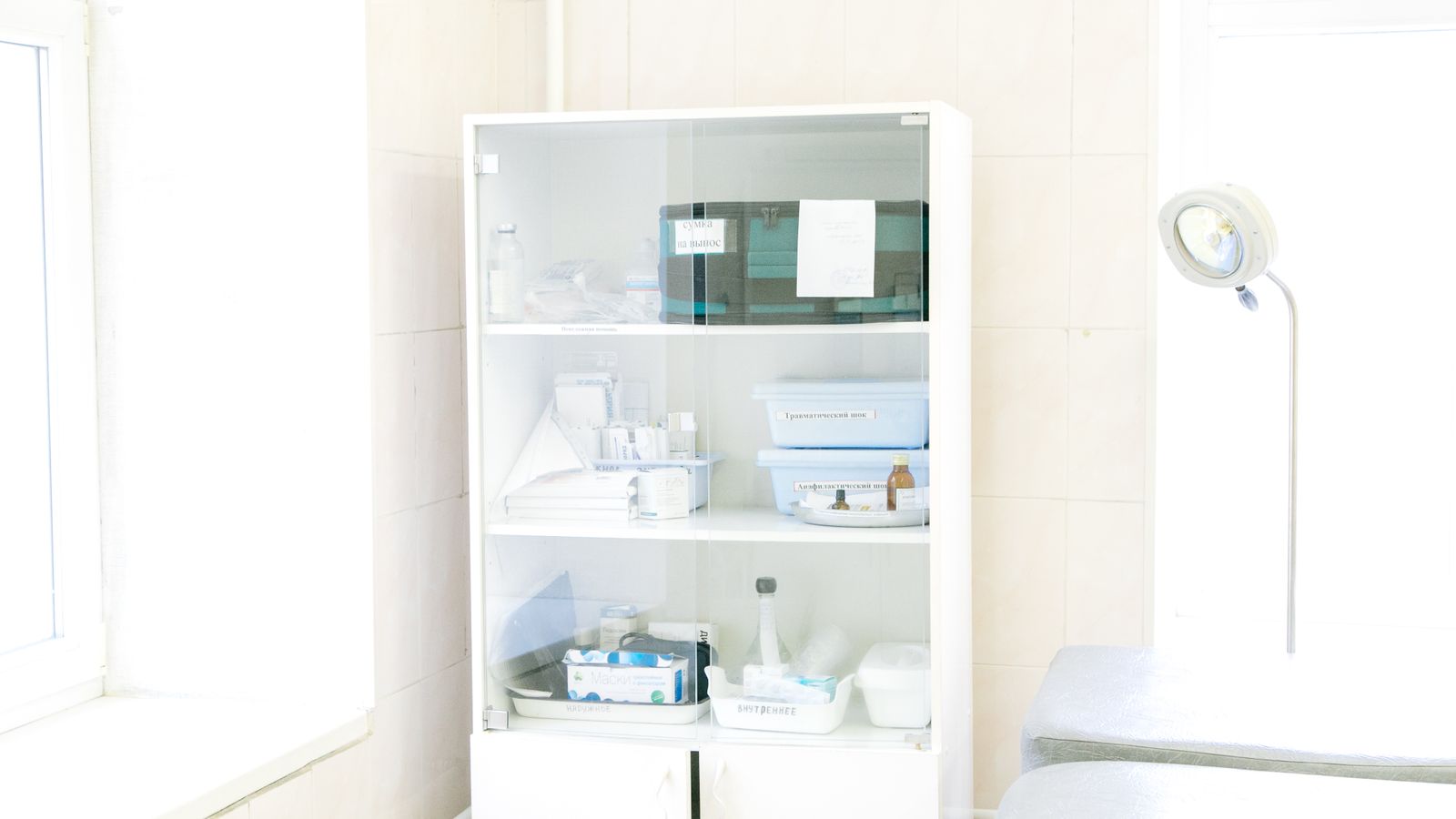 Compact cleaning caddy with a small set of essential cleaning products